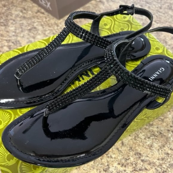 Gianni Bini Patent Sandals - Picture 1 of 4